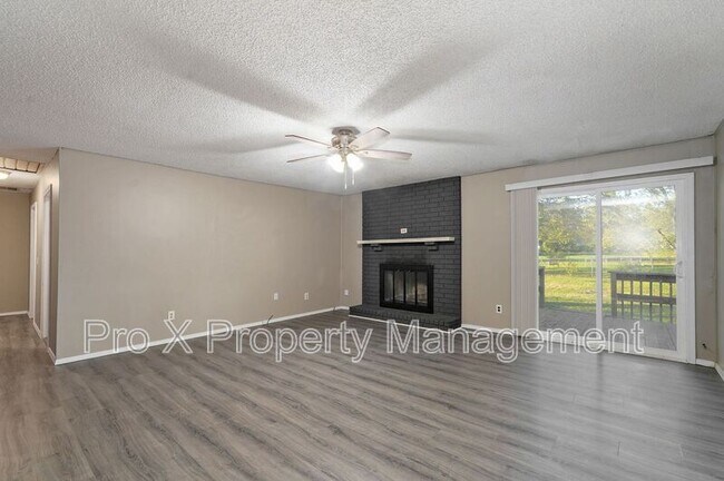 Foto del edificio - 3203 W Riverside St