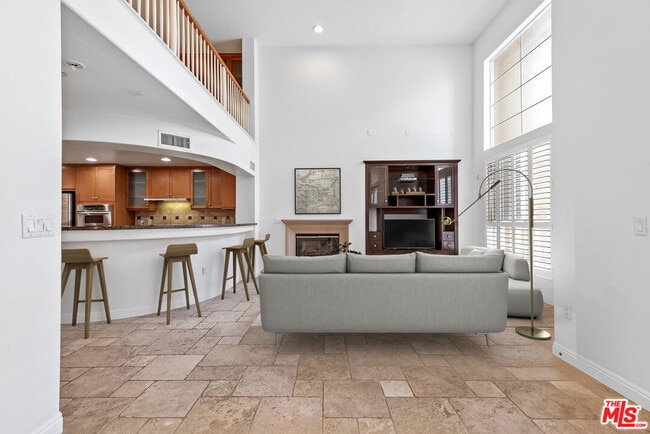 Foto del edificio - 5831 Seawalk Dr