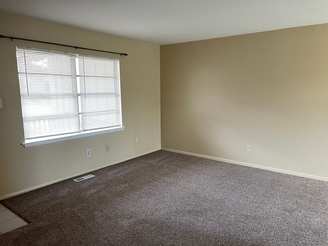 Photo - Cutest 3 bed 1.5 bath in Bethany! House