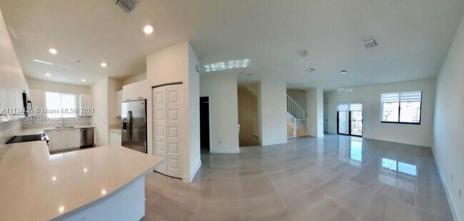 Building Photo - 4684 NW 84th Ave