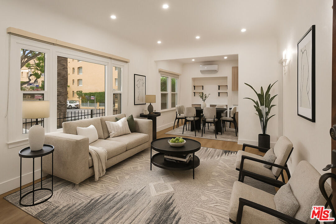 Foto principal - 5727 Carlton Way
