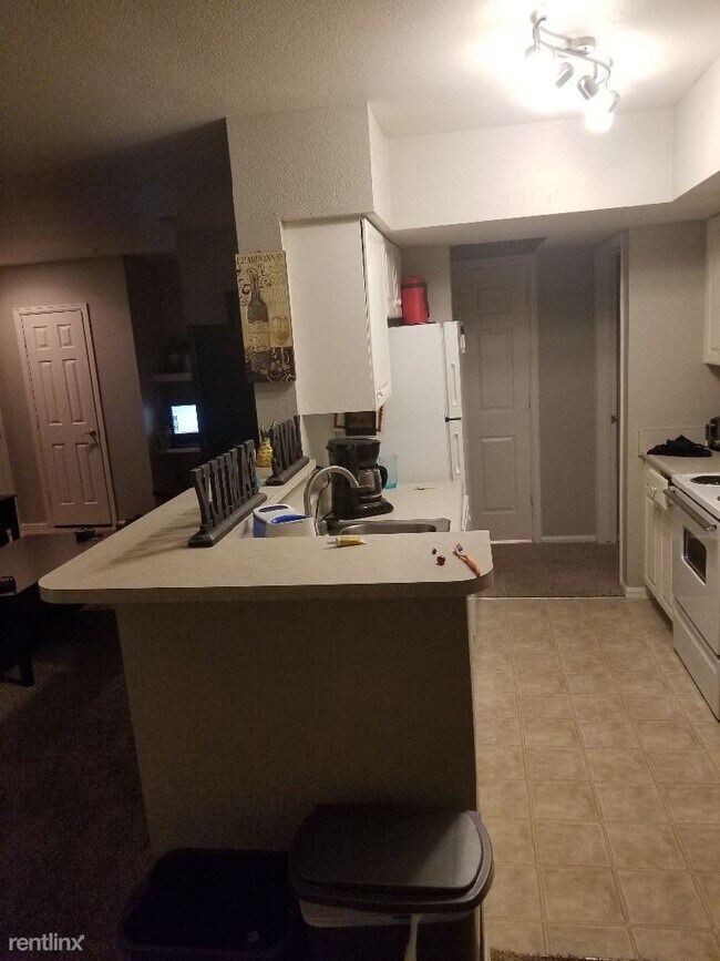 Building Photo - 6545 S Arbutus Cir
