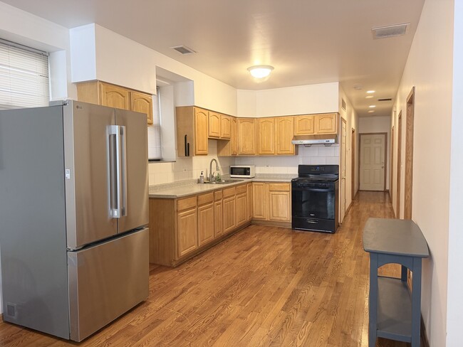 Building Photo - 2738 S Princeton Ave