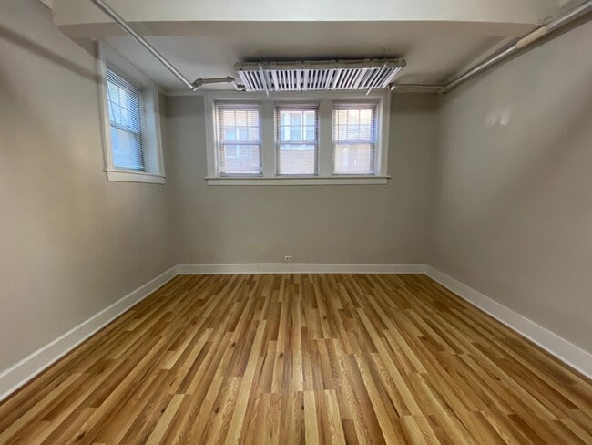 Foto del edificio - 730 Reba Pl