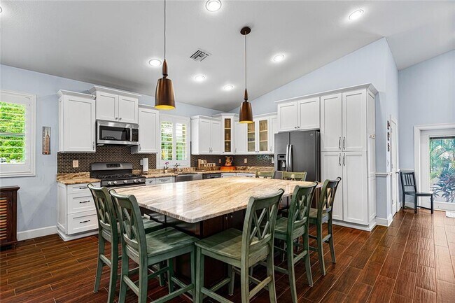 Building Photo - 3628 S Renellie Dr