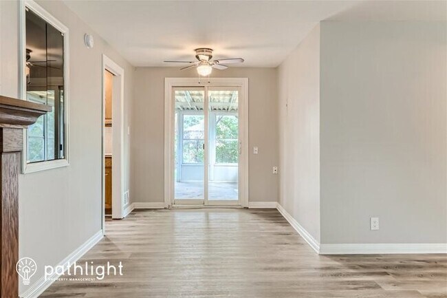 Foto del edificio - 1002 Geneva St, Aurora, CO, 80010