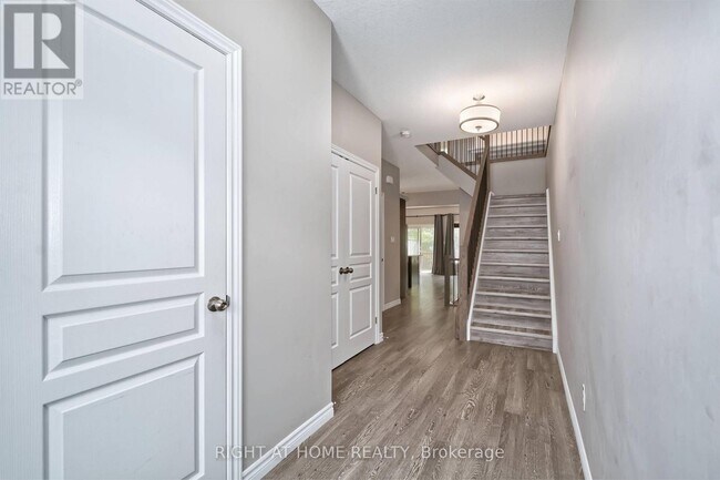 Photo du bâtiment - 1924 Cedarhollow Blvd