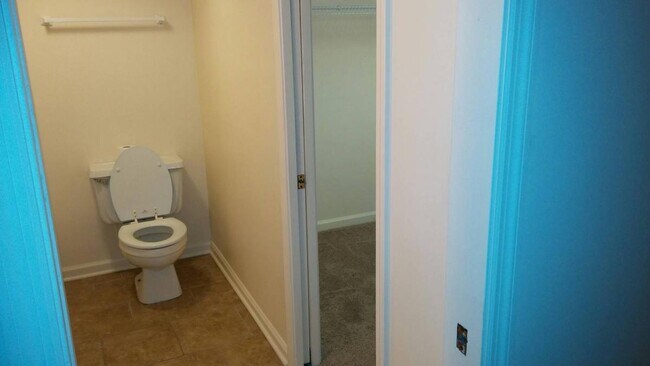 1 bed and 1 bath with spacious closet. Additional storage space available. - 261 Meadowview Drive