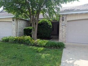 Building Photo - 550-550 Highlandville Rd