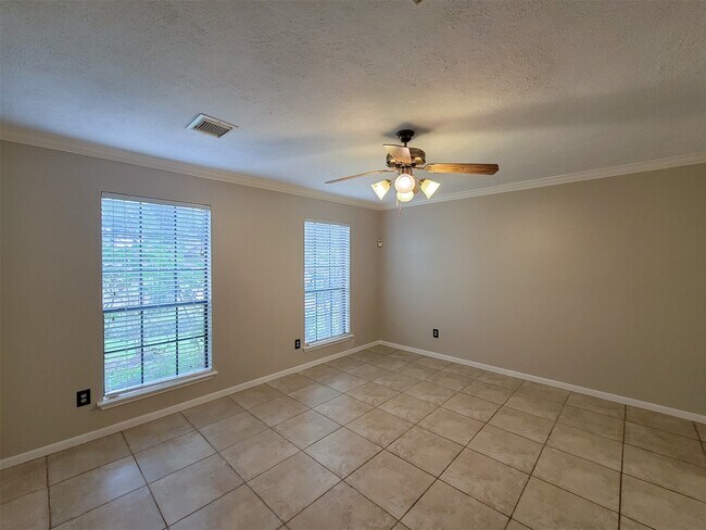 Foto del edificio - 17207 Meadow Heights Dr