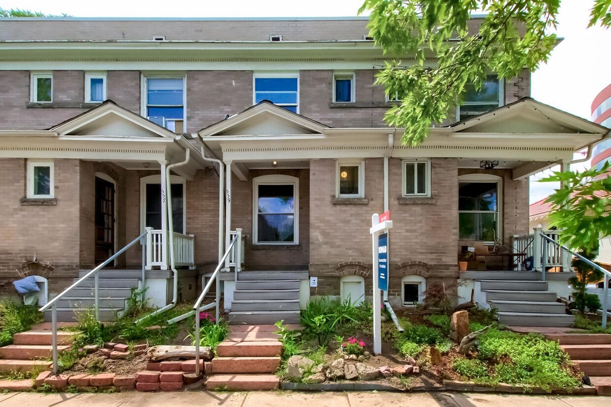 Primary Photo - Two Bedroom Townhome in Denver