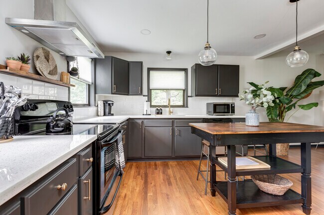 Foto del edificio - 2406 Westfield Ave