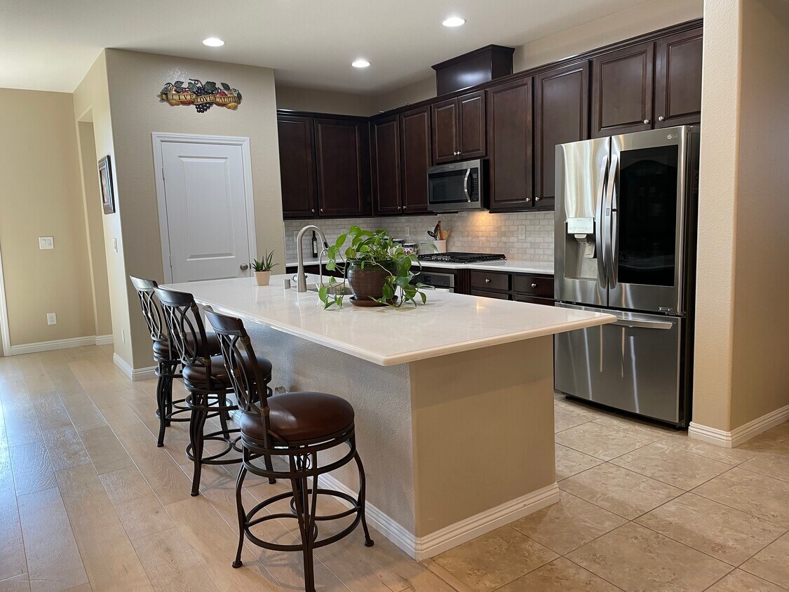 Primary Photo - 12249 Los Mares Ln