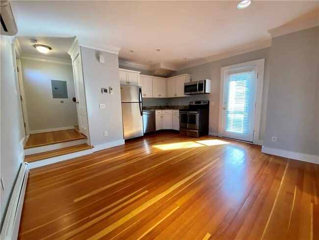 Building Photo - 38 Mann Ave