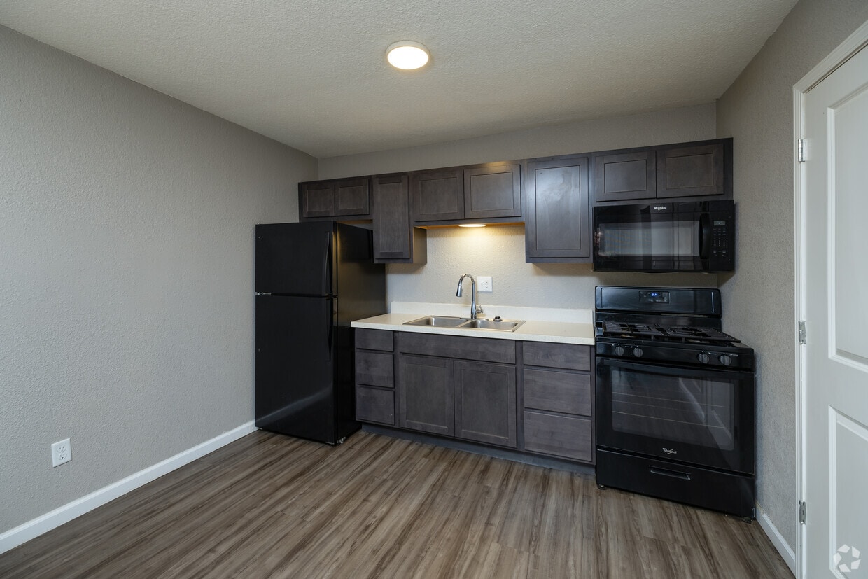 Primary Photo - Arbor Village Apartments