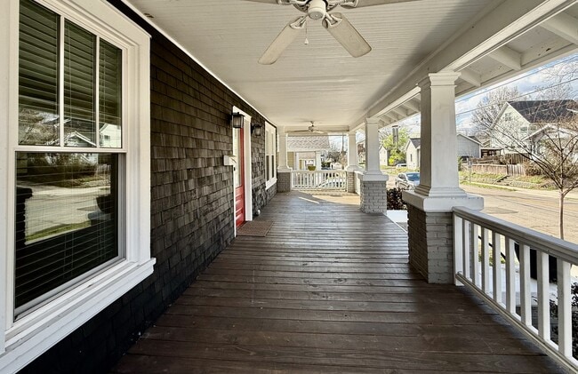 Building Photo - 107 W Geer St