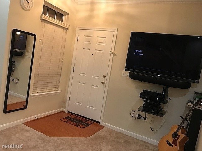 Building Photo - 2 br, 2 bath Condo - 5544 Auth Way 295