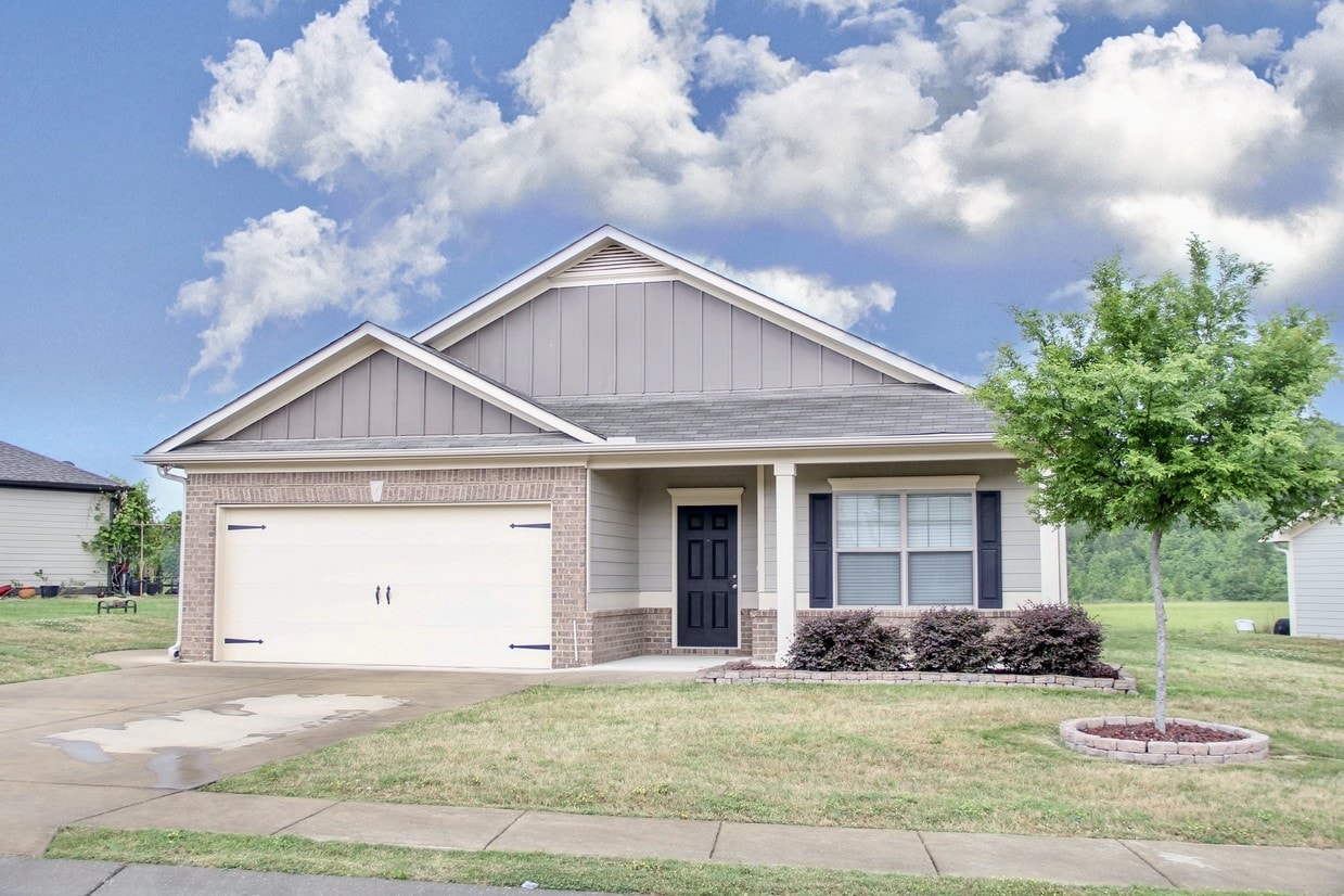 5031 Kensington Pl, Calera, AL 35040 House Rental in Calera, AL