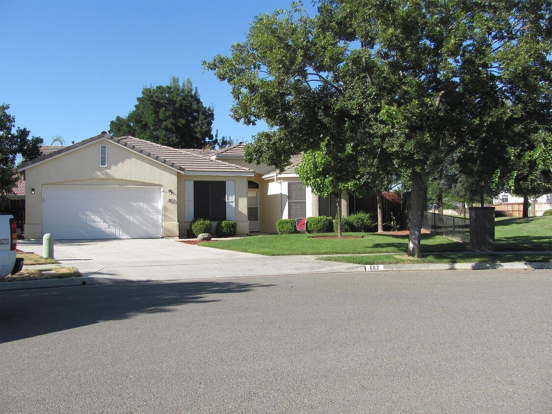 662 Woodridge Ct, Lemoore, CA 93245 House for Rent in Lemoore, CA