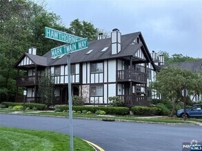 Building Photo - 2901 Mark Twain Way