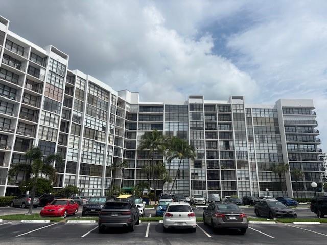 Foto del edificio - 800 Parkview Dr