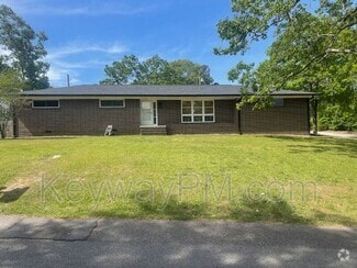Building Photo - 39 Vanderbilt Dr