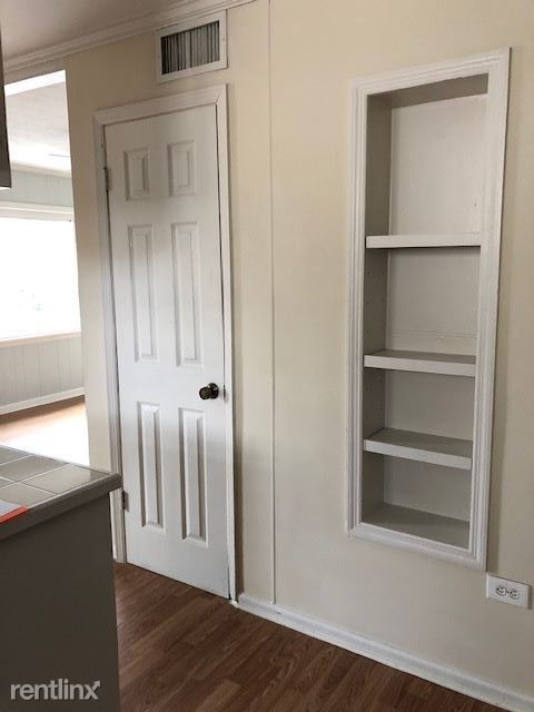 Foto del edificio - 2 br, 1 bath  - 1910 Walton Way