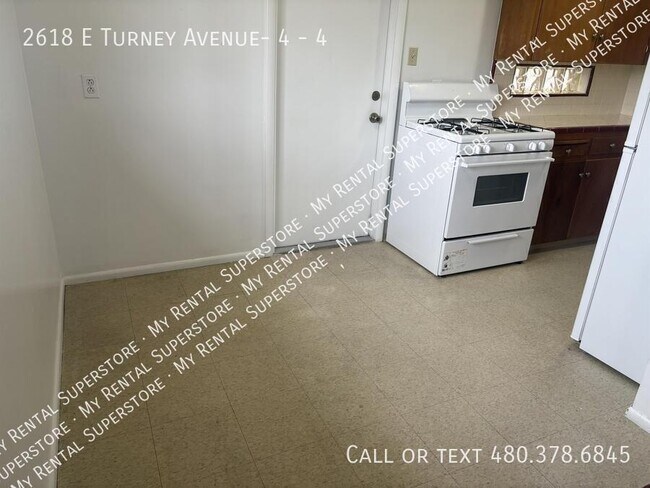 Foto del edificio - 2618 E Turney Ave