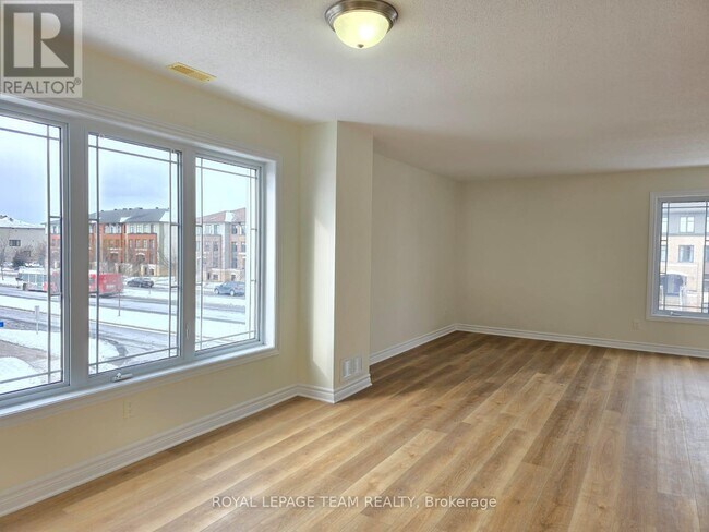 Building Photo - 592 Chapman Mills Dr