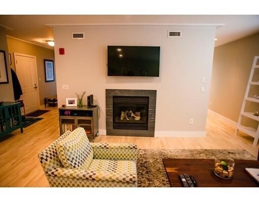 Foto del edificio - 335-337 W 2nd St