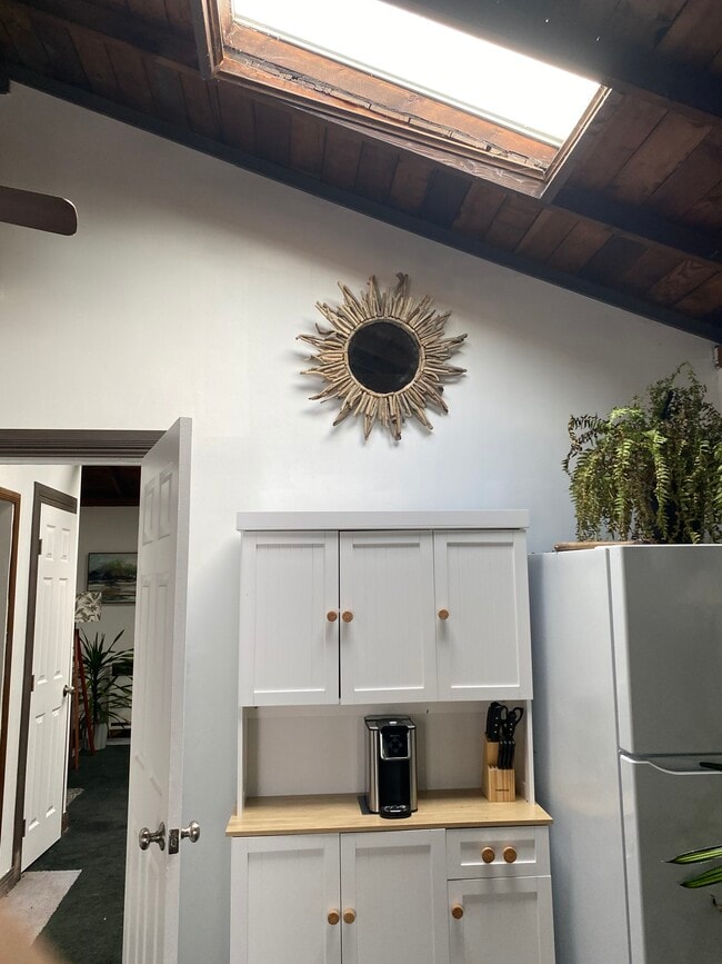 Building Photo - 3652 Promontory St