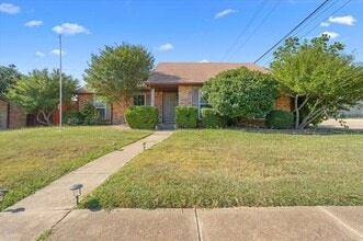 Building Photo - 500 Willow Oak Dr