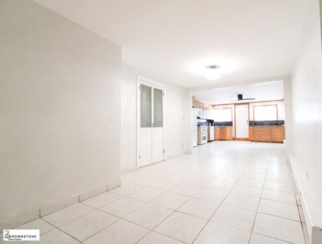 Foto del edificio - 3 bedroom in BROOKLYN NY 11231