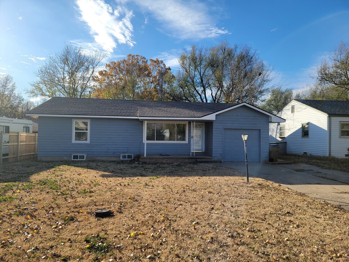 Primary Photo - 461 N 9th St