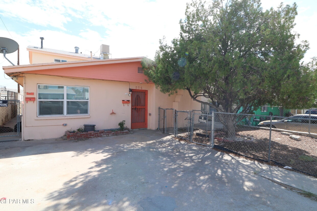Primary Photo - 536 Bataan Cir