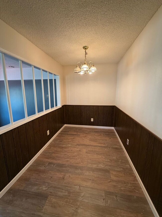 Foto del edificio - 2.2. miles to Sky Lakes Medical Center and Oregon Institute of Technology, 2bdrm 1 bath duplex