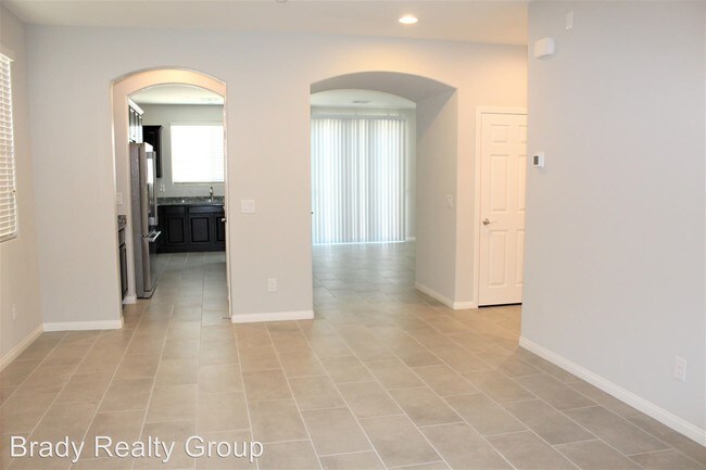 Building Photo - 5 br, 3 bath House - 2922 Tremont Ave