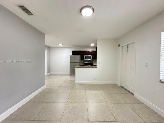 Foto del edificio - 2640 NE 8th Ave