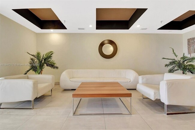 Foto del edificio - 2924 Collins Ave