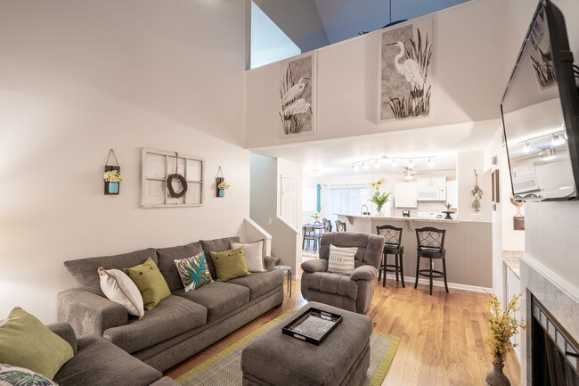 Foto del edificio - Furnished All-Inclusive 4bed/3bath condo a...