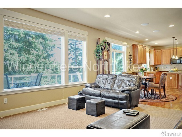 Building Photo - 4523 Country Club Dr NE, Tacoma, WA, 98422