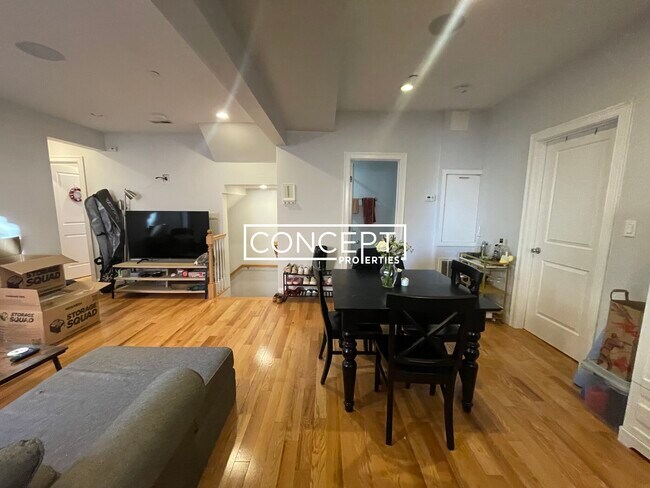 Foto del edificio - 721 Parker St