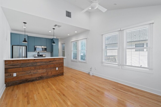 Building Photo - 4006 Avenue C