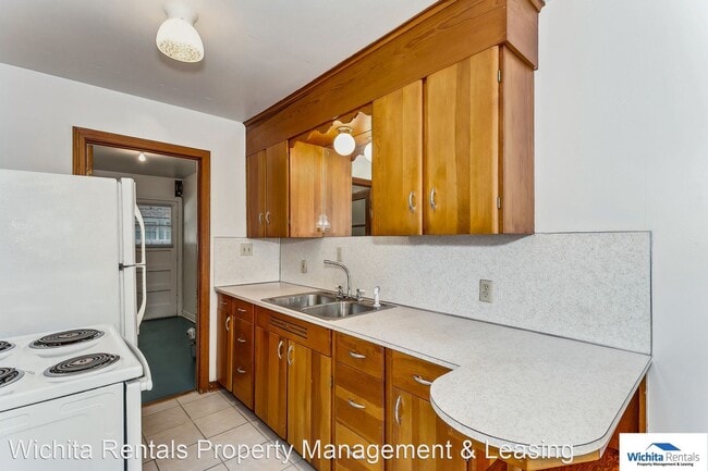 Building Photo - 1 br, 1 bath House - 422 S. Fountain