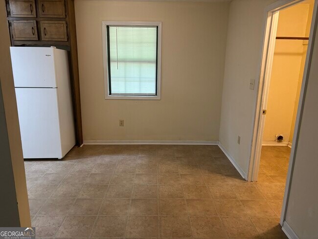 Building Photo - 255 Handley Ct