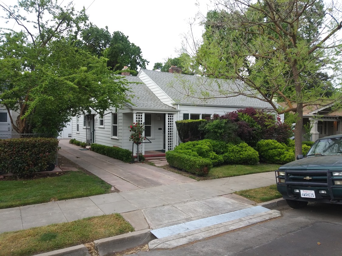 Primary Photo - 810 W Magnolia St