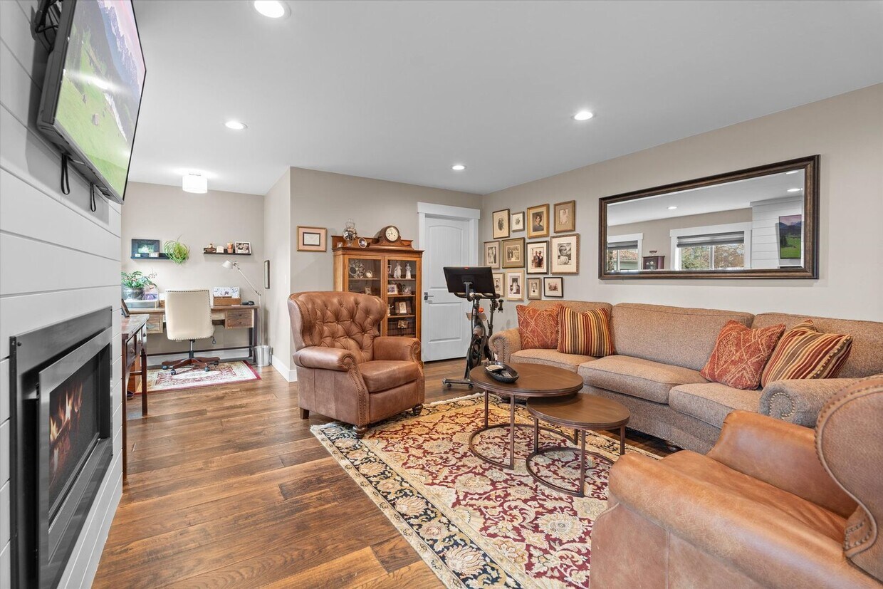Primary Photo - 3 bedroom, 3 bath home in Whitefish, MT