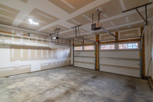 Foto del edificio - Spacious 4 Bedroom, 3.5 Bath Home for Rent in Pineville!