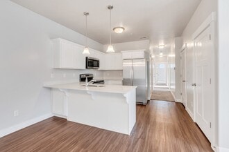 Building Photo - 751 E 250 N