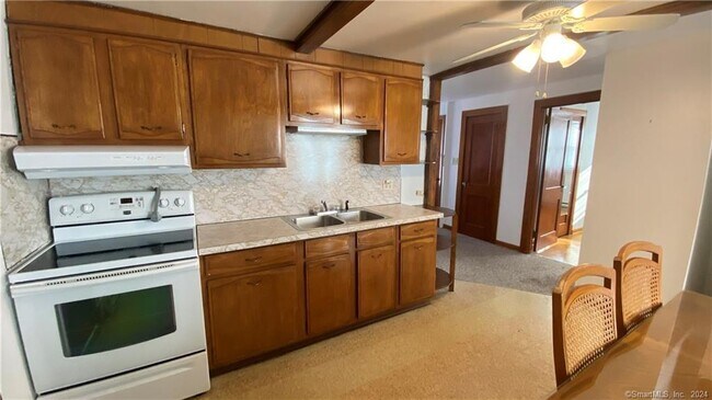 Building Photo - 112 S St Ext